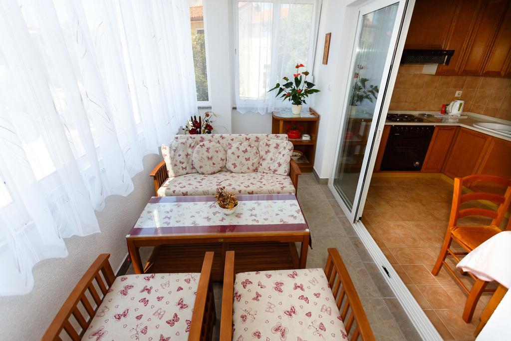 Villa Rosi Крк Экстерьер фото
