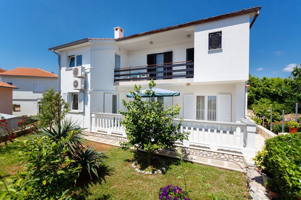 Villa Rosi Крк Экстерьер фото